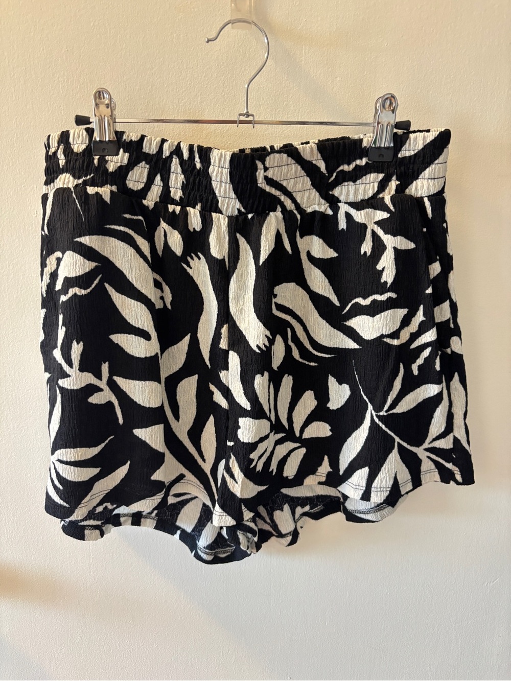 Primark Black & White Leaf Print Pull-On Shorts